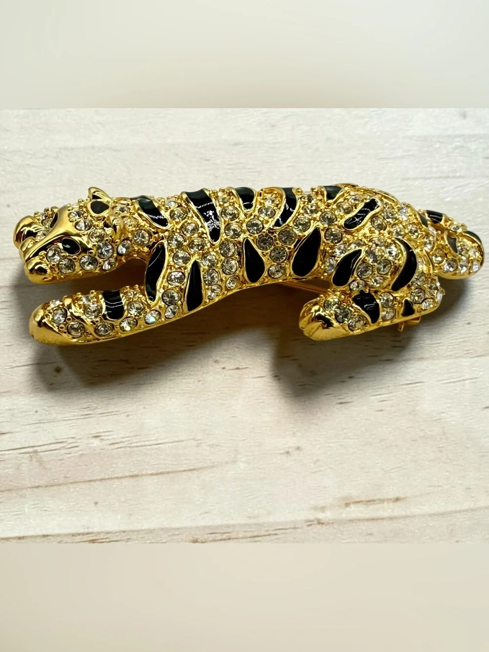 KJL Kenneth Jay Lane “Treasures Of The Duchess” Tiger Rhinestone Brooch 2.5” 90s